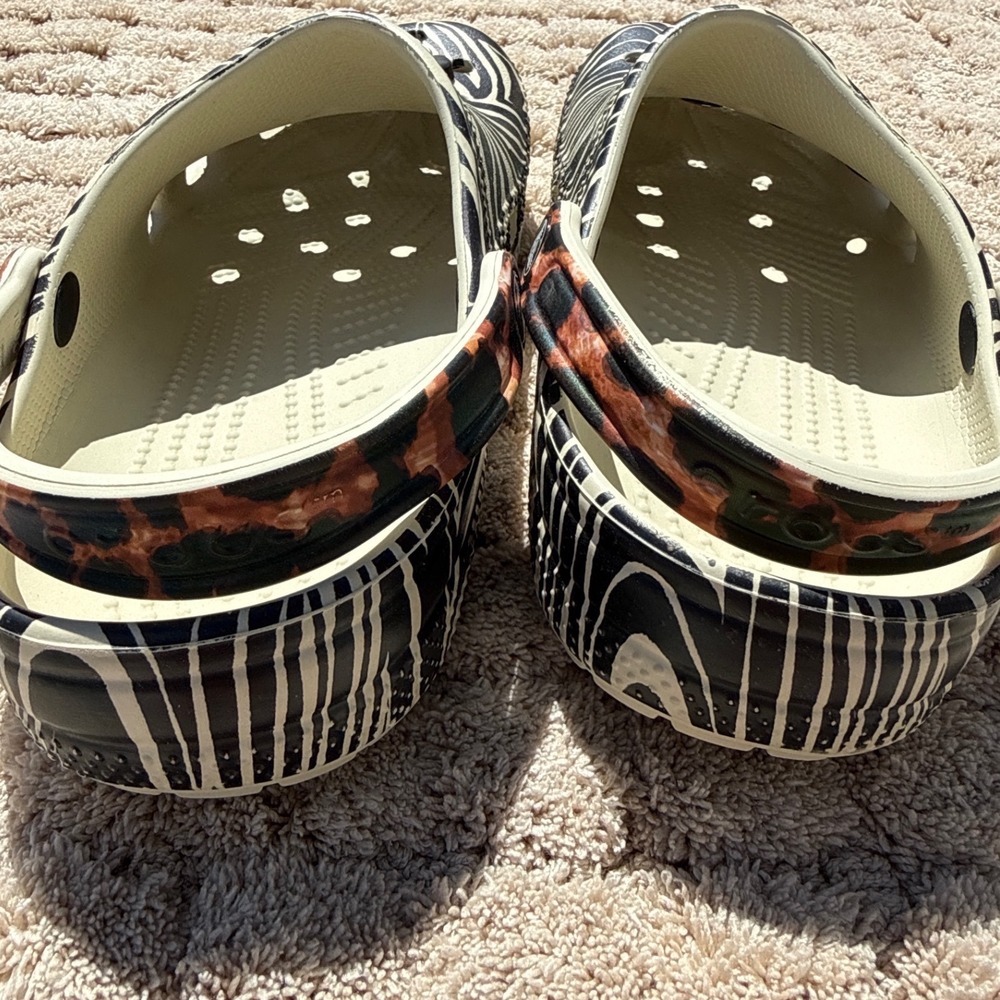 Crocs Classic Clogs Zebra Leopard Animal Print Mens 8 Womens 10 Mickey Jibbitz - Picture 3 of 7